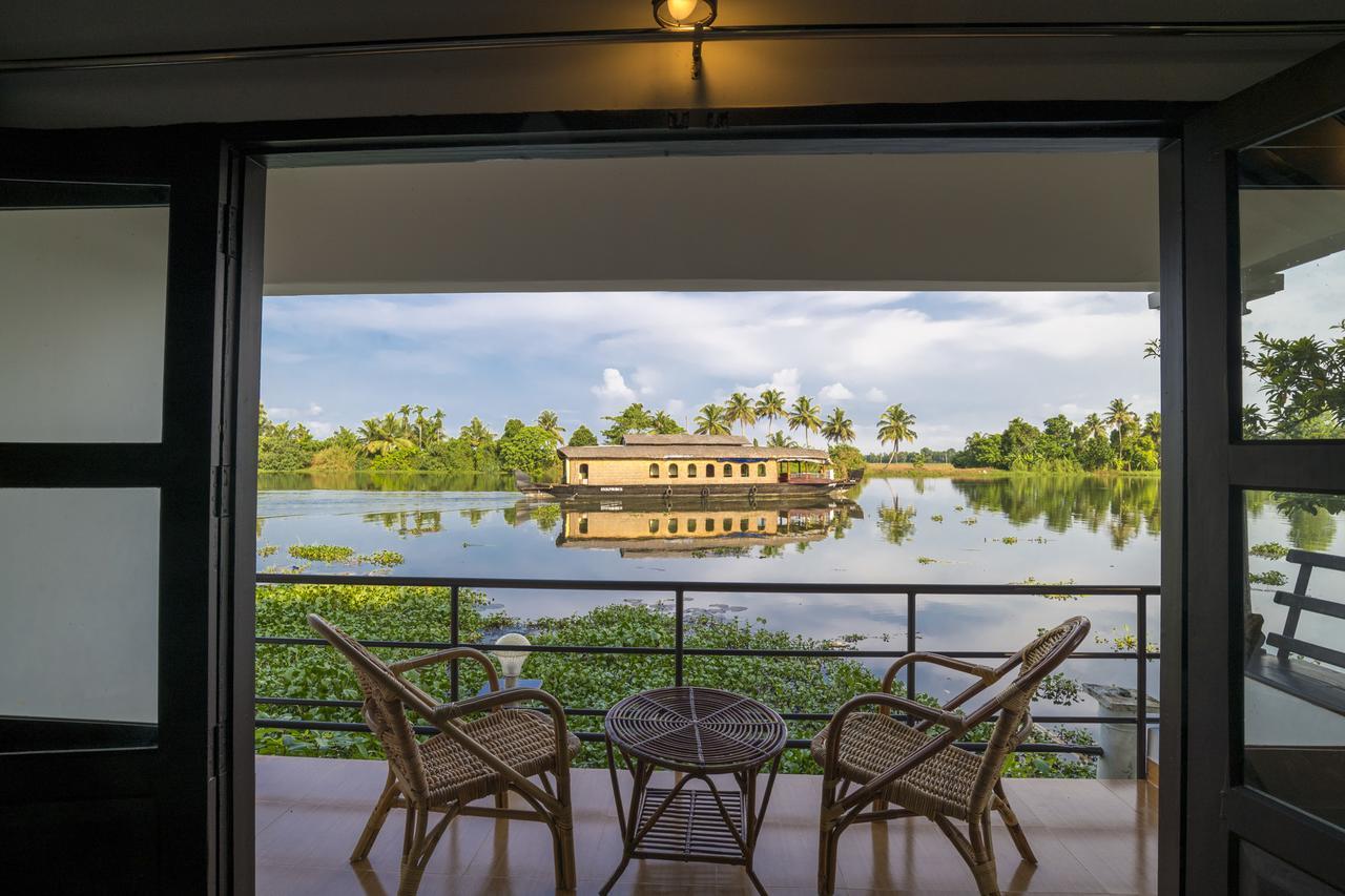 Warmth Lake Haven Alappuzha Zewnętrze zdjęcie