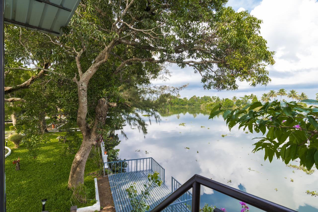 Warmth Lake Haven Alappuzha Zewnętrze zdjęcie