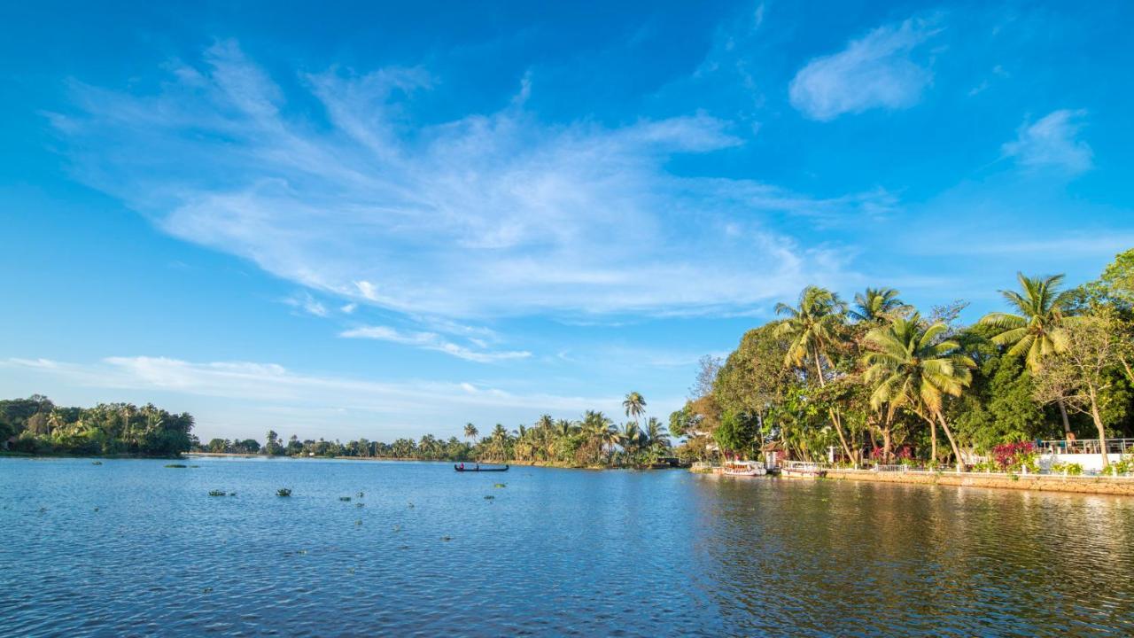 Warmth Lake Haven Alappuzha Zewnętrze zdjęcie