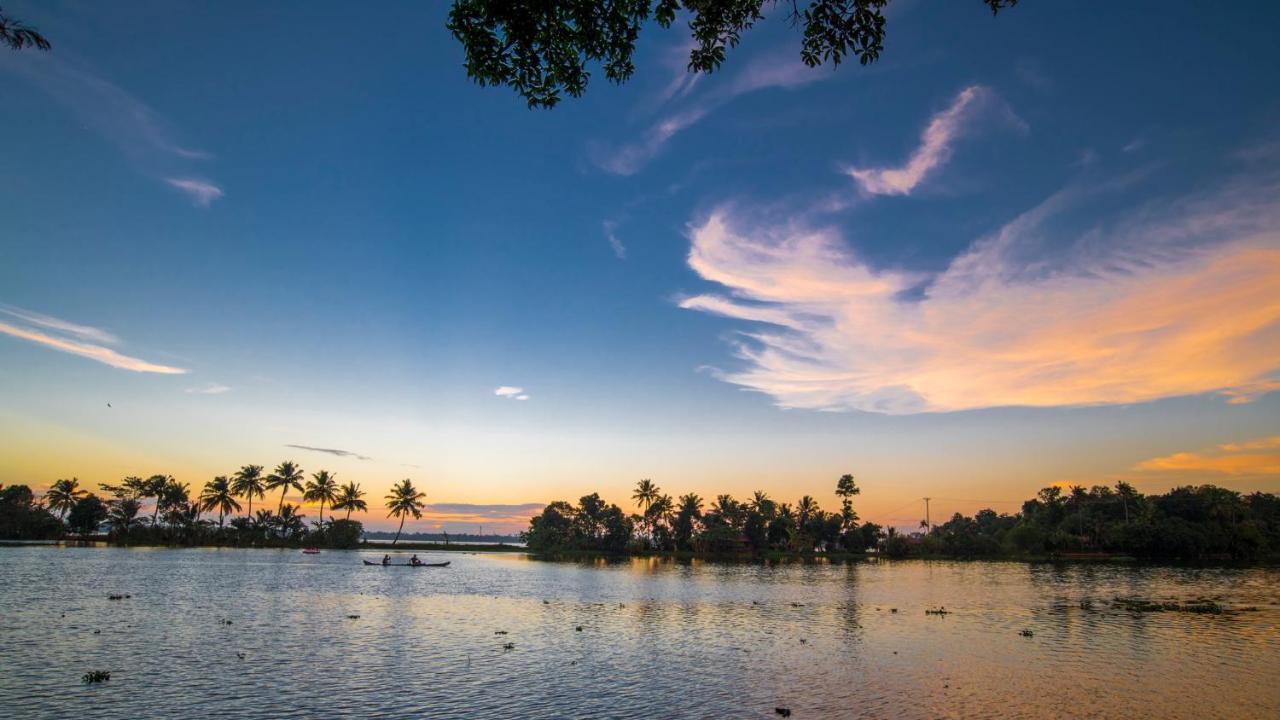 Warmth Lake Haven Alappuzha Zewnętrze zdjęcie