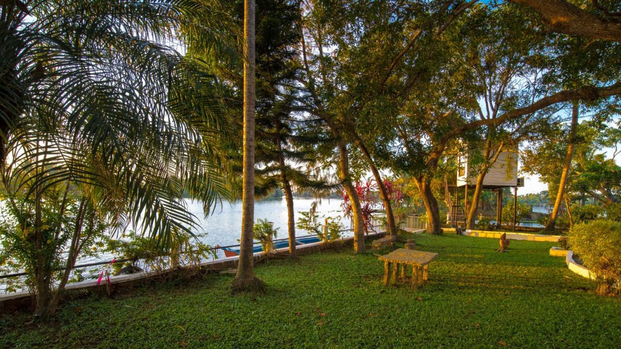 Warmth Lake Haven Alappuzha Zewnętrze zdjęcie